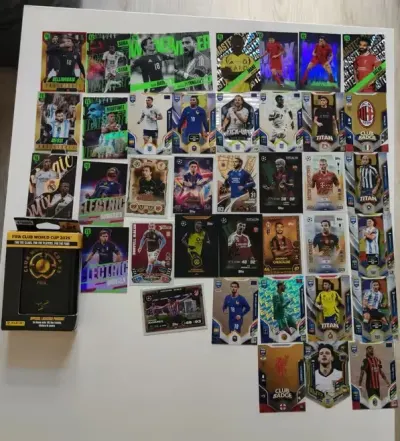 Karty piłkarskie kolekcjonerskie panini topps — praca Artur, Gdańsk