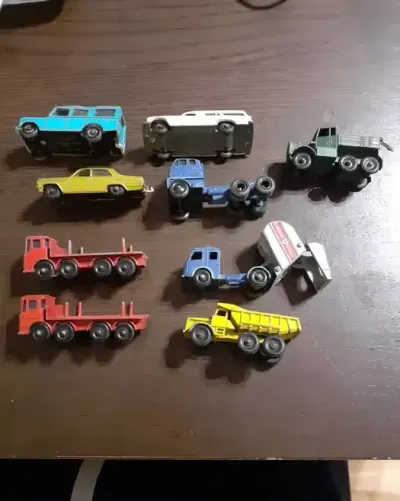 Kolekcja starych, metalowych, ciężarowych resorków Matchbox z lat 60 — praca Łukasz, Poznań