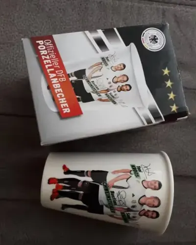 Kubek Deutscher Fussball-bund z piłkarzami — praca Wer, Gdańsk