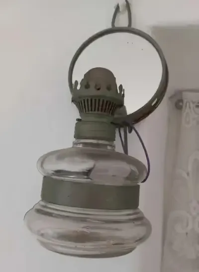 Lampa naftowa wisząca — praca Alicja, Warszawa