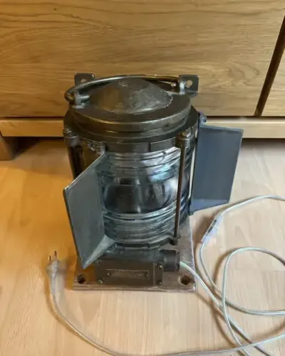 Lampa okrętowa nawigacyjna / lampka nocna / kinkiet / marynistyka / loft / 1973 — praca Adam, Gdańsk
