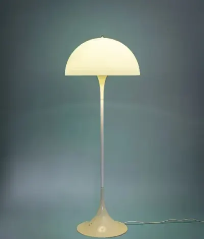 Lampa podłogowa Panthella, Verner Panton. Dania, lata 70-te. — praca Vintage and Art, Poznań