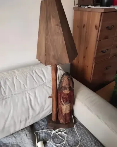 Lampa rzeźba drewno — praca Ania, Gdańsk