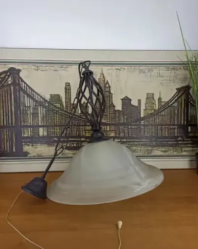 Lampa wisząca sufitowa – szklany klosz, styl vintage / klasyczny — praca ArtDari, Wrocław