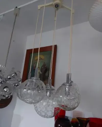 Lampa wisząca szkło chrom z lat 70 w stylu SPACE AGE — praca Robert, Poznań