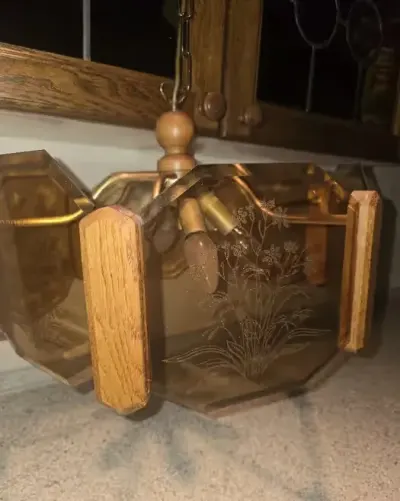 Lampa wisząca vintage szklo bursztynowe grawerowane — praca Dorota, Wrocław