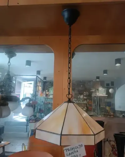 Lampa wiszaca w stylu Tiffany lampa witrazowa — praca Robert, Poznań