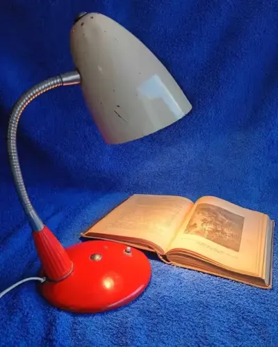Lampka biurkowa PRL Gałecki — praca Ronald, Poznań