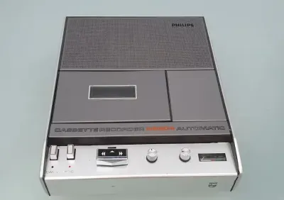 Magnetofon reporterski Philips N2204 — praca Skarby-czasu, Wrocław
