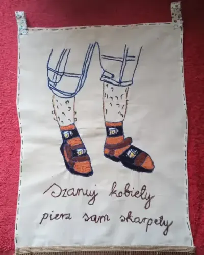 Makatka na dobry humor.Piwne skarpetki.Haft ręczny. — praca Renia Makatka, Kraków