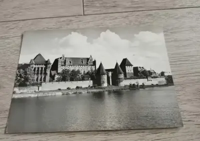 Malbork zachodnia strona zamku nad Nogatem pocztówka — praca Algarve_06, Kraków