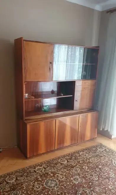 meble z PRL kredens — praca Aga, Łódź