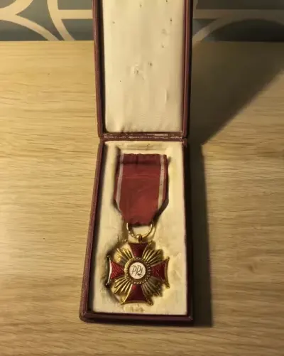 Medal PRL złoty krzyż zasługi — praca Igor, Kraków