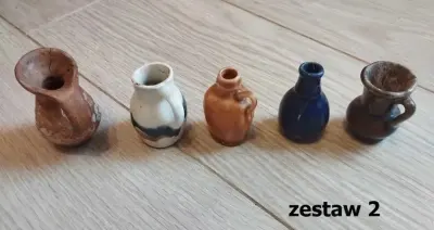 Miniaturowe wazoniki ceramiczne — praca Jakub, Poznań