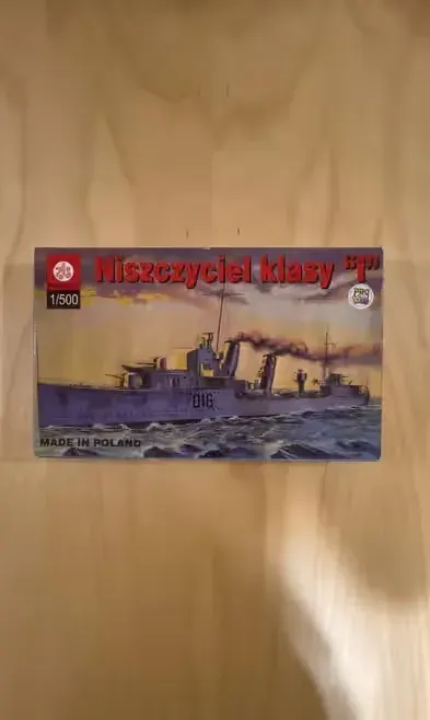 Model do sklejania Niszczyciel Klasy I HMS "Ivanhoe"  firmy Plastyk — praca Renata, Wrocław