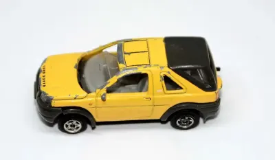 Model Resorak Auto Land Rover Freelander 1:60 Welly 2001 — praca RIIDII, Wrocław