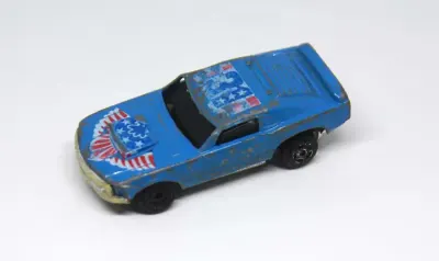 Model Resorak Auto Mustang Piston Popper z 1973 1:64 Lata 80. PRL #3 — praca RIIDII, Wrocław