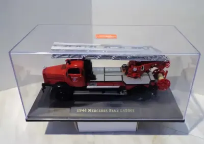 Model samochodu Mercedes Benz L4500F w skali 1/43 — praca Bogdan, Kraków