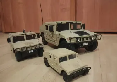 Modele humvee maisto w różnych skalach — praca piotr, Gdańsk