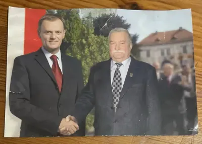 Oryginalna fotografia Donald Tusk i Lech Wałęsa – dwustronna, z listem Lecha Wałęsy na odwrocie | Pamiątka wyborcza. Wysylka gratis — praca Zbigniew, Kraków
