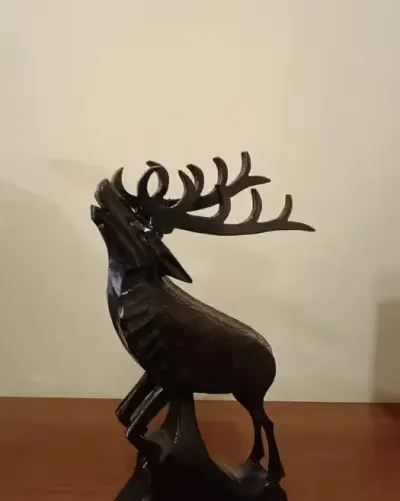 Ozdoba zegara ściennego drewniana figurka — praca Marek, Gdańsk