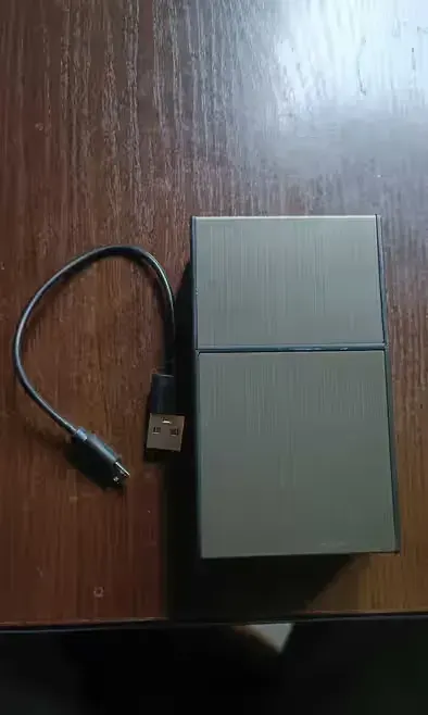 papierośnica  na 20 papierosów z zapalniczką żarową ładowana usb — praca Ania, Kraków