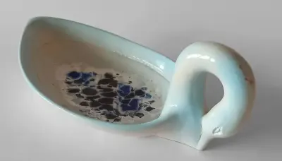 Patera ceramiczna łabędź. — praca Andrzej Chilmon, Gdańsk