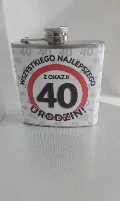 Piersiówka z okazji 40 urodzin — praca Piotr, Gdańsk