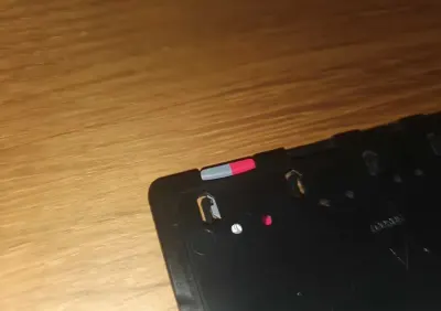 Pokrowiec/organizer na osiem kart microSD wielkości karty kredytowej — praca Paweł, Wrocław