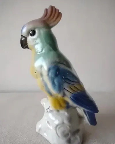 Porcelana Steatyt Katowice figurka papuga kolekcja PRL — praca Beata, Kraków