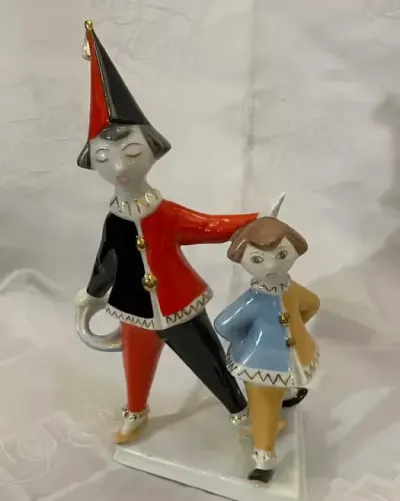 Porcelanowa figurka para Pierrotów, Hollohaza — praca Antykwariat Uliczka Staroci, Kraków
