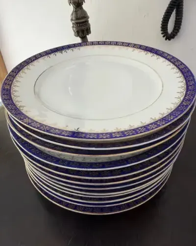Porcelanowe talerze 12 sztuk.Kobaltowy wzor.Czechoslovakia. — praca Magdalena, Kraków
