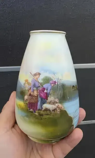 Porcelanowy Wazon - Tettau — praca Maciej Majcher, Wrocław