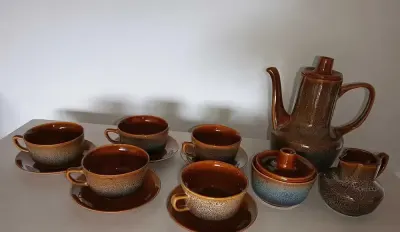 porcelit Mirostowice, Serwis do herbaty „Agat” A. Sadulski, lata 60. — praca meduza, Łódź