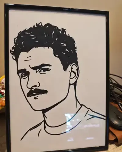 Portret personalizowany ze zdjęcia - rysunek cienkopisem w ramce A4 - wykonanie w 24h — praca Jonatan, Łódź