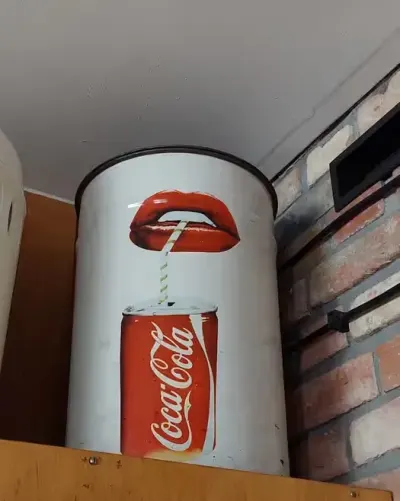 Puszka COCA-COLA Pufa  puszka z lat 80 — praca Robert, Poznań