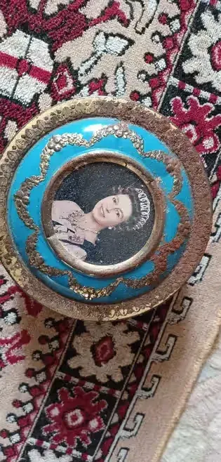 puszka w celu upamiętnienia Srebrnego Jubileuszu królowej w 1977 roku. — praca NIE MA WYSYŁEK OD NAS, Poznań