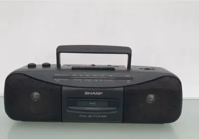 Radiomagnetofon Sharp QT-270 to vintage — praca Skarby-czasu, Wrocław