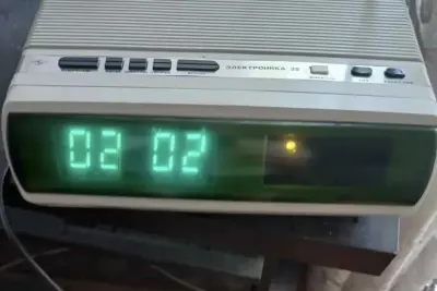 Radzieckie radio z zegarem budzikiem ELEKTRONIKA 25! Prawdziwa OkAzJa! — praca Robert, Warszawa