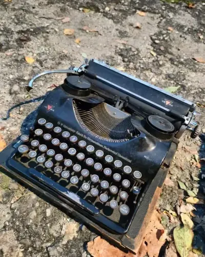 Retro maszyna do pisania — praca Pawel, Wrocław