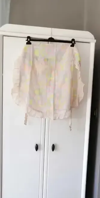 retro vintage kolorowy powojenny fartuch fartuszek w kwiaty czasy prlu — praca Katarzyna, Łódź