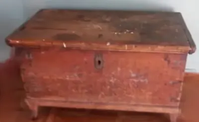 Sprzedam Stara drewniana skrzynia  kufer retro  do renowacji (90x45x — praca Alunia, Wrocław