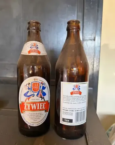 Stare butelki piwo Żywiec (lata 1990) — praca Katarzyna, Wrocław