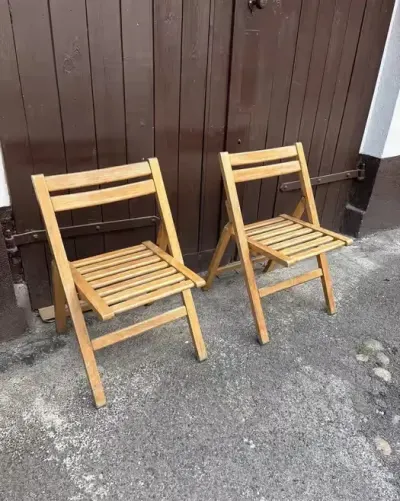 Stare dobre krzesla — praca Krzysztof, Poznań