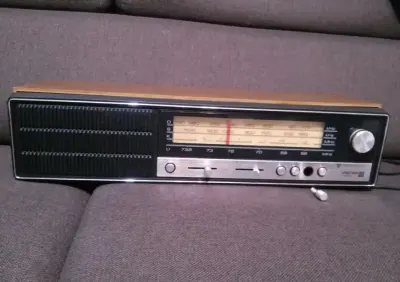 stare radio Unitra Diora Giewont PRL — praca Joanna, Warszawa