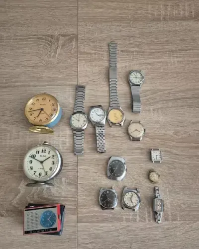 Stare zegarki mechaniczne - uszkodzone — praca darantyki66, Poznań