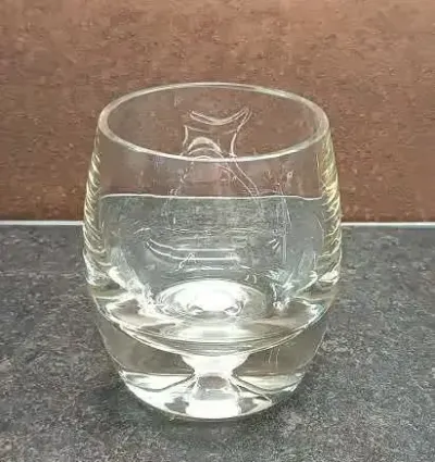 Szklanka do whisky z grubym bąbelkowym dnem. 1 szt. PRL — praca mati.dabrow, Łódź