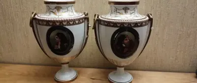 Tristal i Izolda para empirowych waz z porcelany — praca Łukasz, Poznań