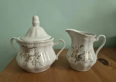 Vintage komplet: Porcelanowa cukiernica + mlecznik (Biel i Złoto) — praca Anna, Wrocław