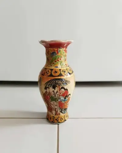 Wazon chiński porcelanowy — praca Marta, Wrocław